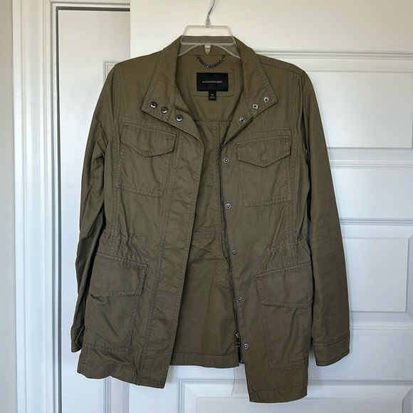 Green Jacket - Picture 1 of 3